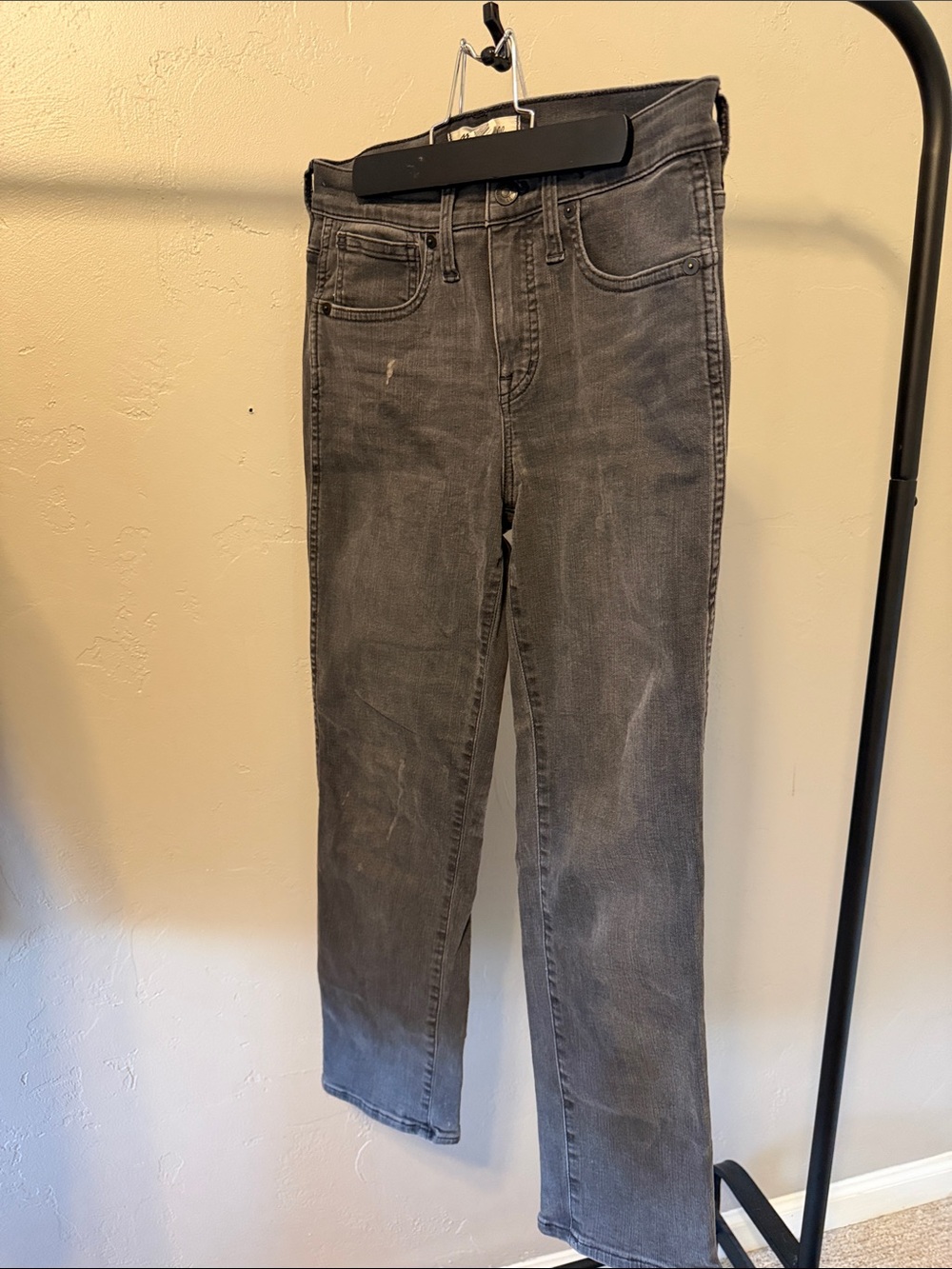 Women’s mid rise Grey Straight-Leg Jeans